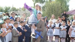Учащиеся Зенинской средней школы Вейделевского района отпраздновали День знаний