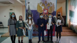 Пять юных вейделевцев получили паспорта накануне Дня Конституции РФ
