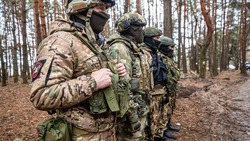 Вячеслав Гладков сообщил о выдаче 2 тыс. комплектов демисезонной формы белгородской самообороне