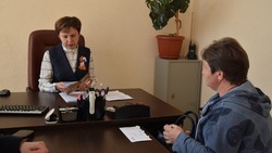 Глава администрации Вейделевского района провела выездной личный приём граждан в Викторополе