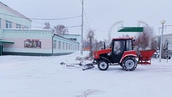 Работы по уборке снега начались в Вейделевском районе