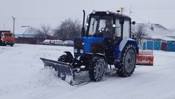 Работники ЗАО «Ровеньской дорожник» провели очистку дорог от снега в Вейделевском районе