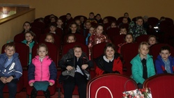 Дети посмотрели новые российские мультфильмы в Вейделевке