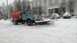 23 единицы коммунальной техники убирали снег в Вейделевском районе в канун Нового года