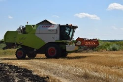 Хлеборобы Вейделевского района продолжили уборку ранних зерновых культур 