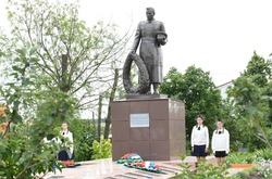 Обновлённый памятник погибшим советским воинам открыт в селе Клименки Вейделевского района 11 июля