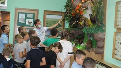 Вейделевский краеведческий музей провёл обзорную экскурсию для школьников из Закутского