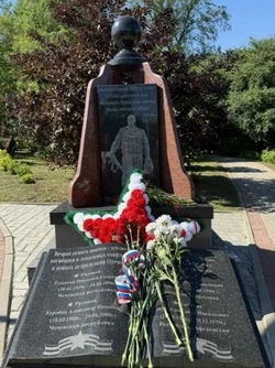 Возложение цветов к памятнику ветеранам боевых действий состоялось в Вейделевке
