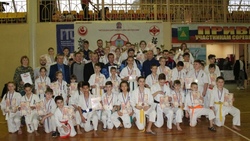 Вейделевские спортсменки заняли призовые места на турнире по карате в Валуйках