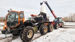 Труженики акционерного общества «Должанское» Вейделевского района начали подкормку озимых 5 марта