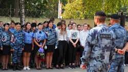Сотрудники ОМОН провели урок по антитеррористической безопасности в Белгороде
