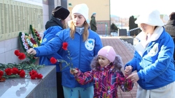 Вейделевцы приняли участие во всероссийской акции возложения цветов 23 февраля