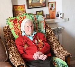 Жительница села Белый Колодезь Вейделевского района Александра Мирончук отметила вековой юбилей 
