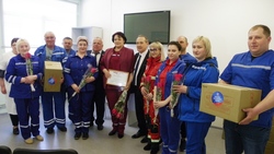 Сотрудники скорой медицинской помощи получили подарки от «Единой России» в Вейделевке