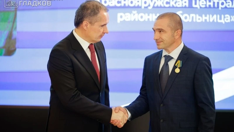 Вячеслав Гладков вручил белгородцам государственные и региональные награды