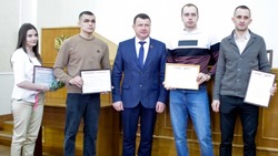 Глава администрации Вейделевского района вручил награды спортсменам 21 марта