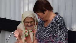 Жительница Вейделевки Елена Григорьевна Ильминская отметила 100-летний юбилей