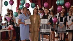 Стипендиаты главы администрации района – учащиеся Вейделевской средней школы