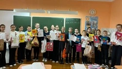 Школьники Вейделевского округа присоединились к Всероссийской акции «Новогодний подарок солдату»