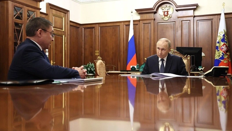 Владимир Путин провёл встречу с секретарём Генсовета «Единой России» Владимиром Якушевым