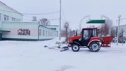 Работы по уборке снега начались в Вейделевском районе