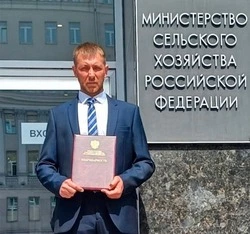 Вейделевский агроном Виктор Страхов получил благодарность от Минсельхоза РФ