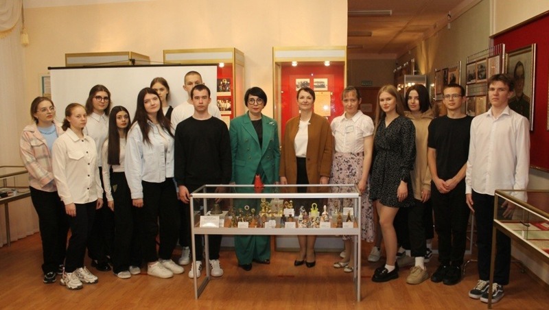 Вейделевские школьники приняли участие в открытии выставки «Время колокольчиков»