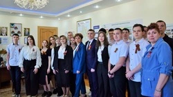 Глава администрации Вейделевского района провела встречу с одиннадцатиклассниками 
