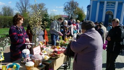 Жители и гости посёлка Вейделевка посетили Вербную ярмарку