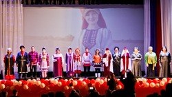 Вейделевцы провели торжественный концерт в преддверии Дня народного единства