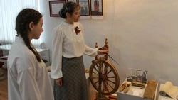 Мини-выставка «Народный, нарядный, обрядовый» продолжила работу в Вейделевском краеведческом музее