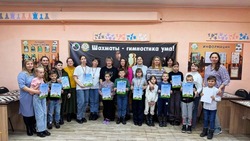 Вейделевская спортивная школа провела первый районный турнир по шашкам среди семейных команд
