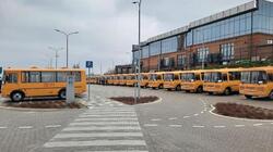Директора белгородских школ получили ключи от 48 новых автобусов