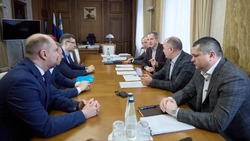 Вячеслав Гладков рассказал об итогах встречи с гендиректором ПАО «Россети Центр» Борисом Эбзеевым
