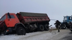 Сотрудники ГИБДД Белгородской области оказали помощь попавшим в сложную ситуацию водителям