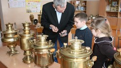 Русское чаепитие. Жители Вейделевского района посетили выставку самоваров